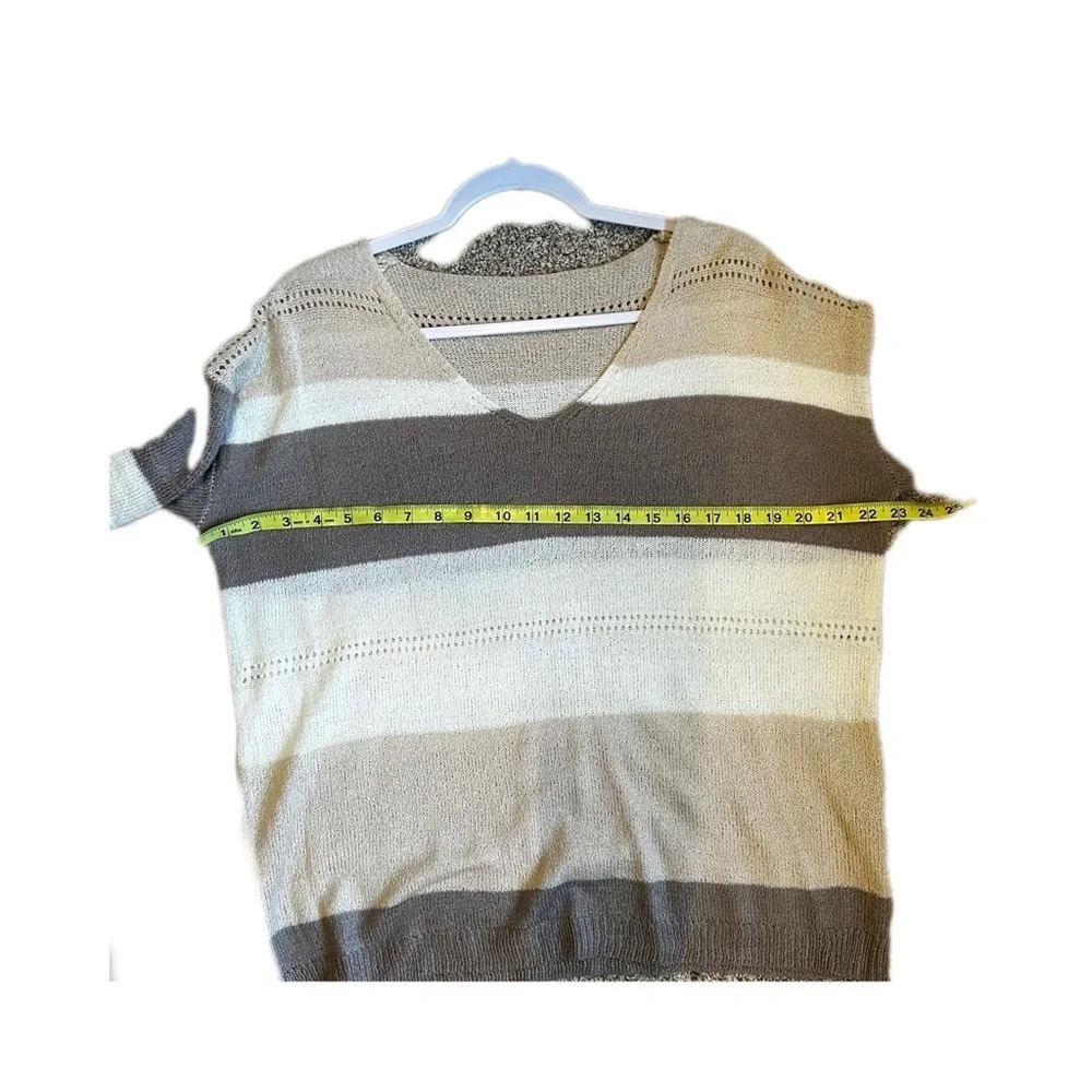 Cream/ Tan Striped Large V-neck 3/4 length Sleeve Sweater - Picture 5 of 6